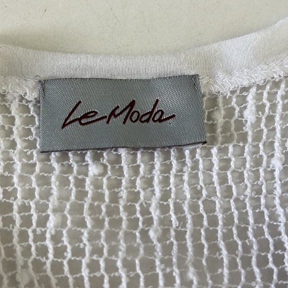 LeModa, NWOT, Size M White knit/sequins. Blouse, Many details. - Picture 9 of 10